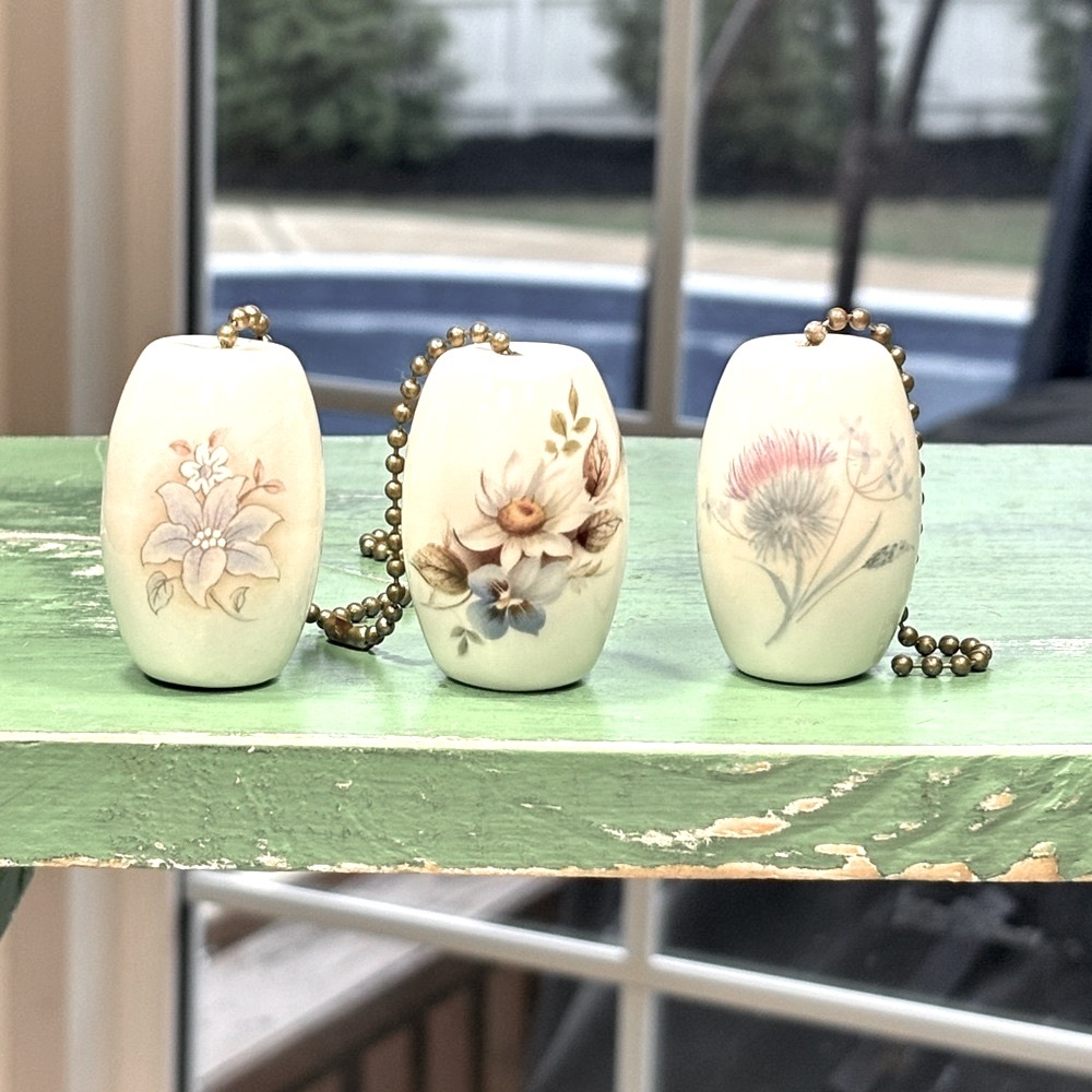 3 Vintage Ceiling Fan Pulls. Porcelain 2”T Farmhouse | 1980s | Floral EUC